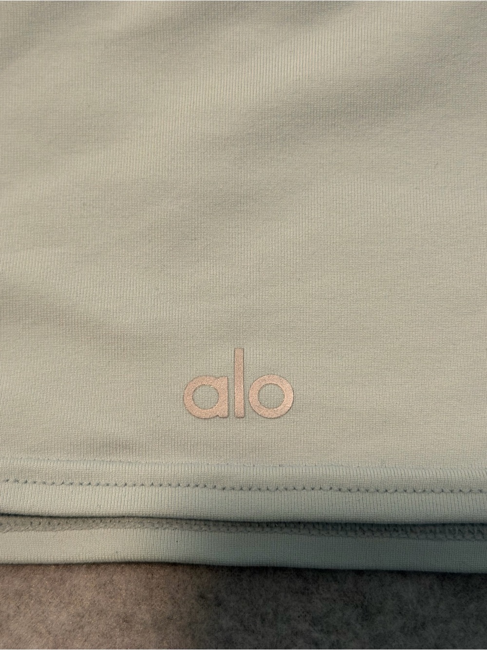 ALO Airbrush Real Bra Crop Tank Light Blue With Pads Buttery Soft 87370 - Picture 6 of 9